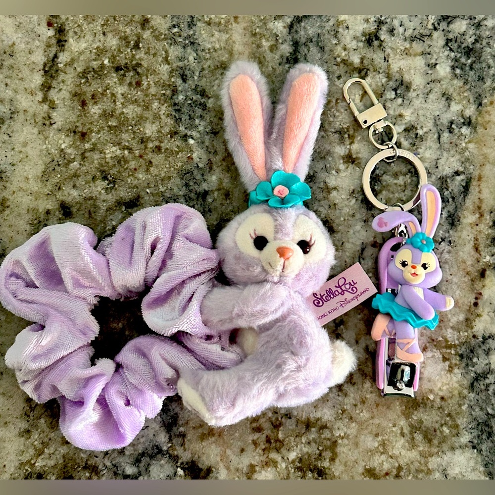 Stella Lou Duffy & Friends - Hong Kong Disney LE Pair Hair Scrunchie & Nail Clip